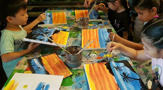 What age groups are typically catered to in fine art classes for kids?